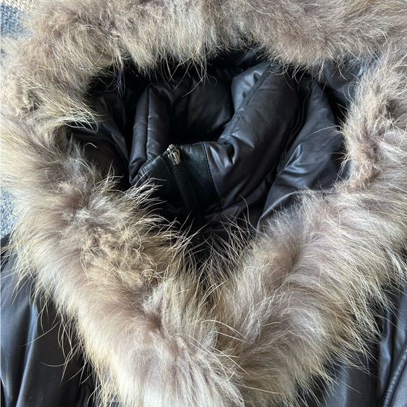 Black winter jacket with leather trim and real fur - Picture 3 of 6